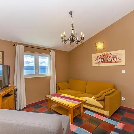 Apartment Apartments Pitesa Omis