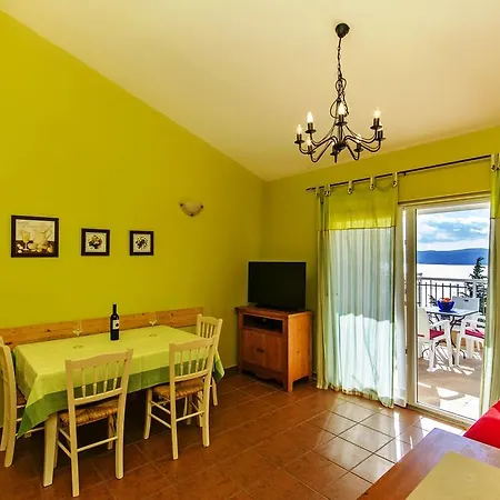 Apartment Apartments Pitesa *