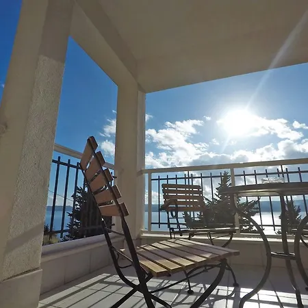 Apartment Apartments Pitesa Omis